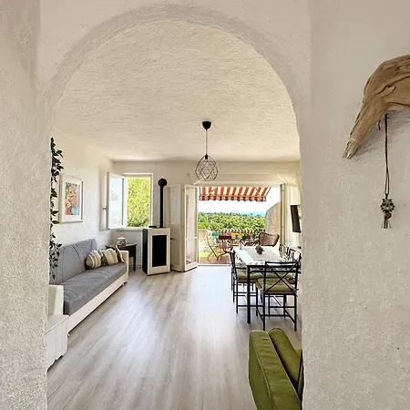 Lejlighed 184 - Quadrilocale Ristrutturato Al Taunus Con Vista Mare - Inclusa